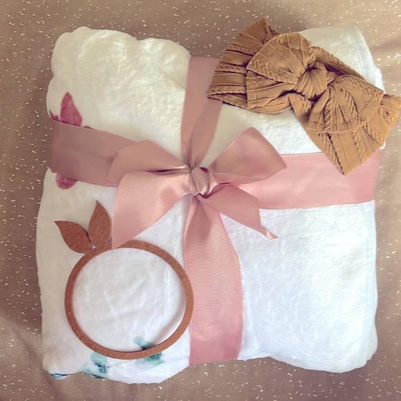 Brand New Floral Boho Baby Monthly Milestone Blanket Photo Prop Pink Baby Shower - Picture 1 of 11